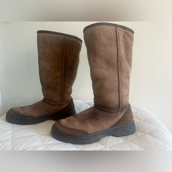 UGG Ultimate Tall Braid Boot (5340) - Shearling Hard Bottom Snow Boot - Size 6 - Picture 5 of 7